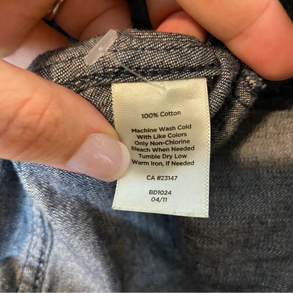 Talbots Chambray Dark Wash Button Up Collared Shirt Top 10 - Picture 6 of 9